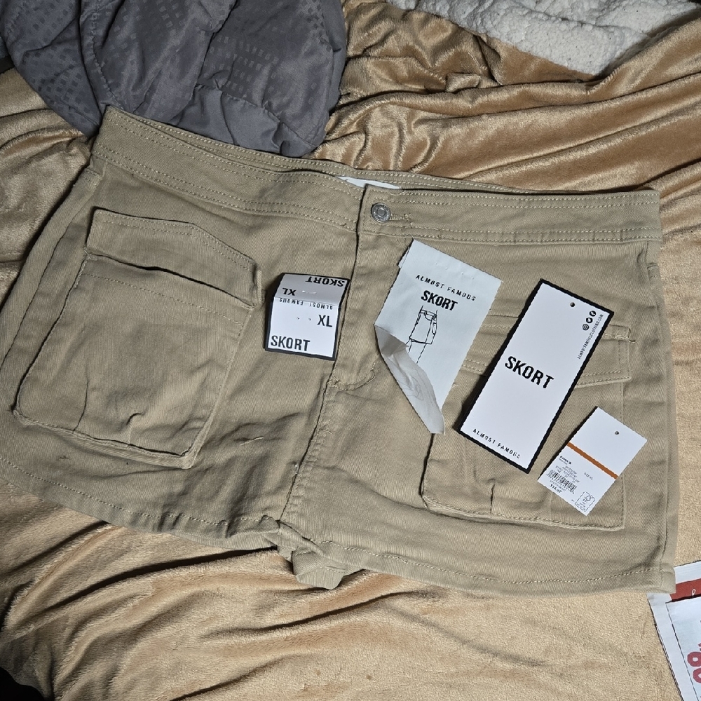 NWT Kohl's Women's Skort in Tan